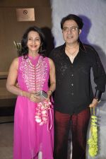 at Poonam Dhillon_s birthday bash and production house launch with Rohit Verma fashion show in Mumbai on 17th April 2013 (66).JPG